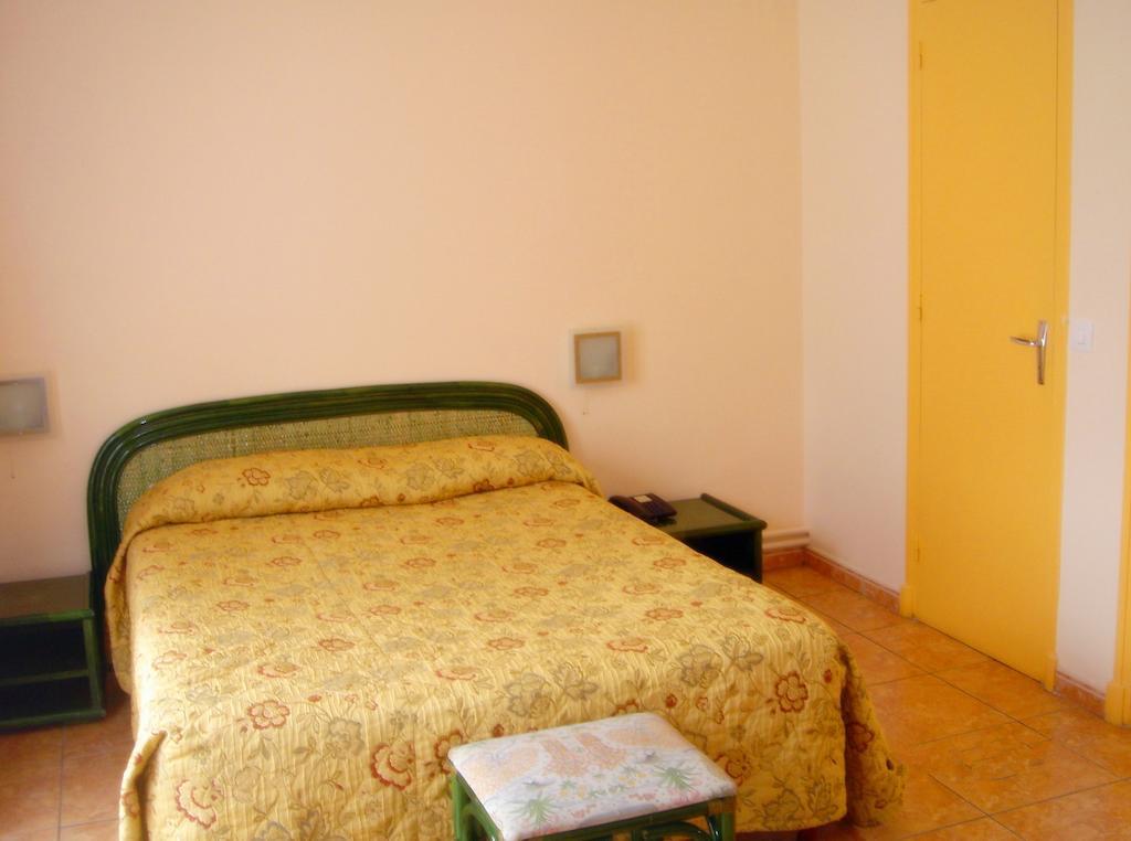 Motel Des Bruyeres Lamotte-Beuvron Pokoj fotografie